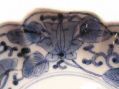 Small bowl with floral design, 1700-1730 - Image 5
