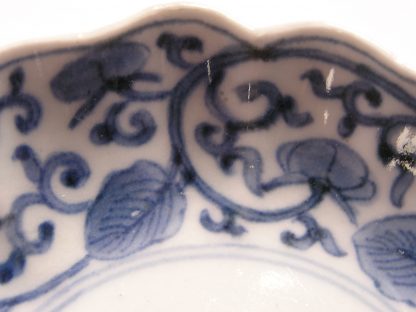 Small bowl with floral design, 1700-1730 - Image 3