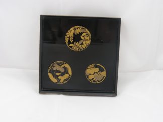 Small lacquer tray with floral decoration, 1868-1912