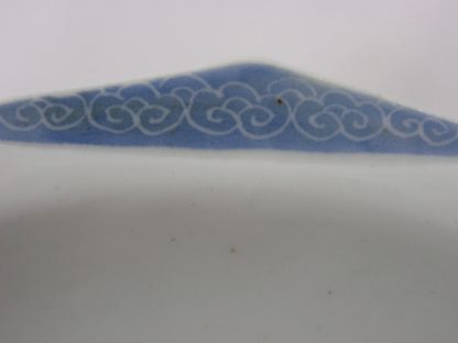 12-sided Hirado plate with relief cockerel, 1850-1900 - Image 4