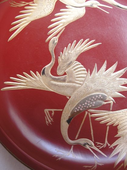 Lacquer sake cup with cranes, 1868-1912 - Image 2