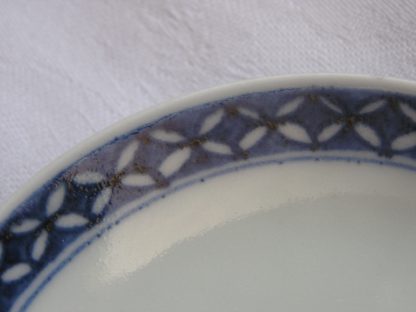 Chawan (lidded bowl) with abstract designs, 1820-1860 - Image 6