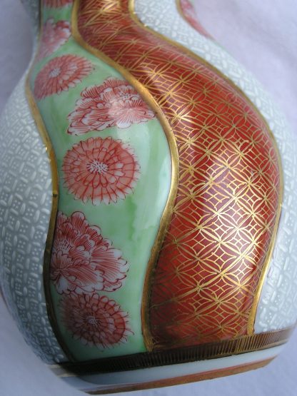 Tokkuri (sake bottle with brocade designs), 1912-1926 - Image 4
