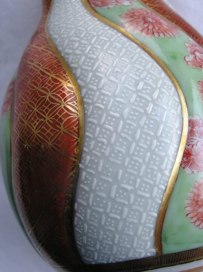Tokkuri (sake bottle with brocade designs), 1912-1926 - Image 3