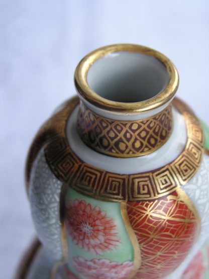 Tokkuri (sake bottle with brocade designs), 1912-1926 - Image 2