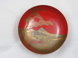 Lacquer sake cup with landscape, 1868-1912