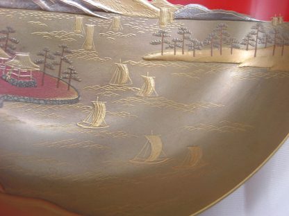 Lacquer sake cup with landscape, 1868-1912 - Image 3