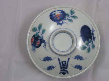 Lidded bowl (chawan) designed by Kakiemon XII (1917-1963) - Image 5