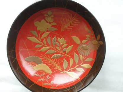 Lacquer chawan with floral decoration, 1868-1912 - Image 4