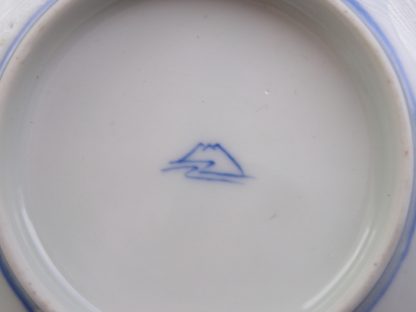 Small fan-shaped Fukagawa dish with carp, 1880-1900 - Image 6