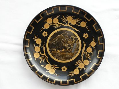 Lacquer plate with go players in landscape, 1868-1912