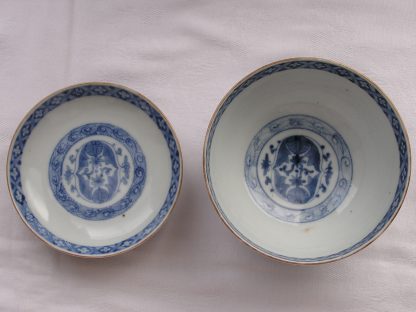 Chawan (lidded bowl) with kirin, dragon and karakusa, 1700-1730 - Image 11