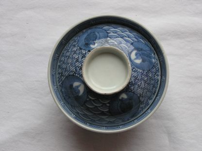 Lidded bowl (chawan) with crane and bearded turtle, 1800-1830 - Image 4