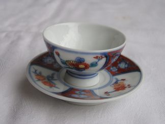Sake cup and saucer, Kakiemon XII (1917-1963)