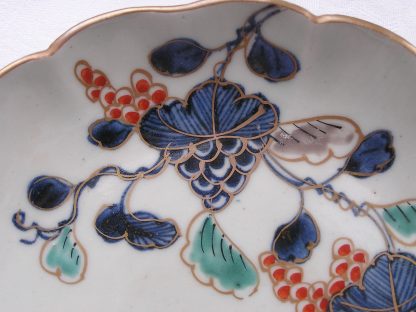 Eight-lobed plate with grapes, 1780-1810 - Image 3