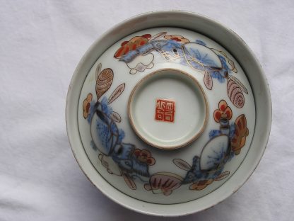 Lidded bowl with sea shells, 1830-1870 - Image 2