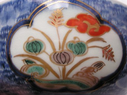 Lidded bowl (chawan) with floral design, 18th century - Image 3