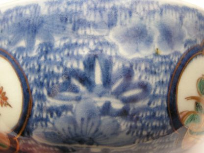Lidded bowl (chawan) with floral design, 18th century - Image 4