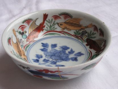 Bowl with fish and seaweed, 1700-1730