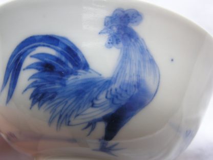 Lidded Hirado bowl ("chawan") with cockerel and hen, ca. 1800 - Image 4