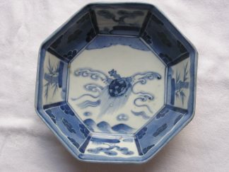 Octagonal bowl with "minogame" (bearded turtle), 1800-1830