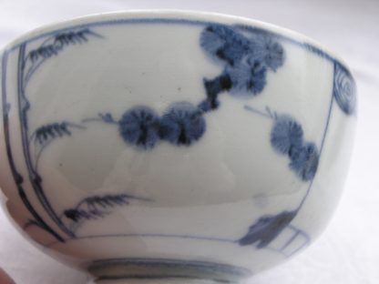 Chawan (lidded bowl) with curtain and flowers, 1790-1830 - Image 4