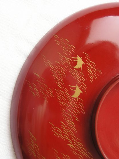 Lacquer sake cup with seascape, 1868-1912 - Image 6