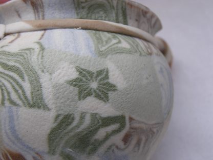 Banko "marble" sugar pot, 1868-1912 - Image 3