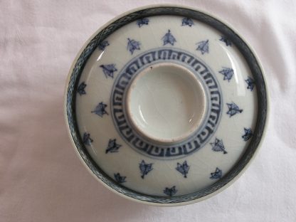Lidded bowl (chawan) with "kotobuki" symbols, 1770-1790 - Image 3