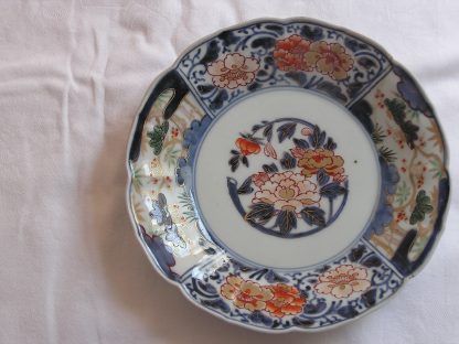 Eight-lobed plate with floral decoration, 1700-1730