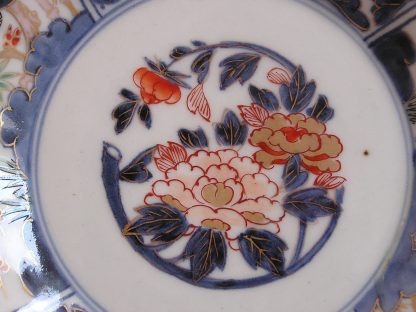 Eight-lobed plate with floral decoration, 1700-1730 - Image 6