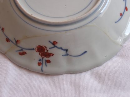 Eight-lobed plate with floral decoration, 1700-1730 - Image 9