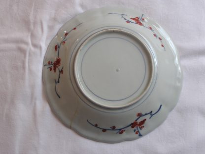 Eight-lobed plate with floral decoration, 1700-1730 - Image 7