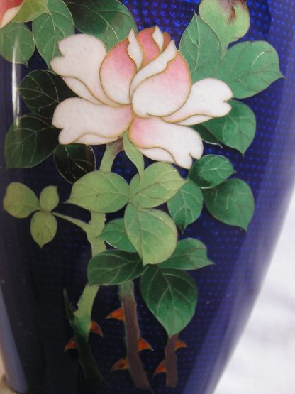 Ginbari vase with roses, 1900-1912 - Image 3