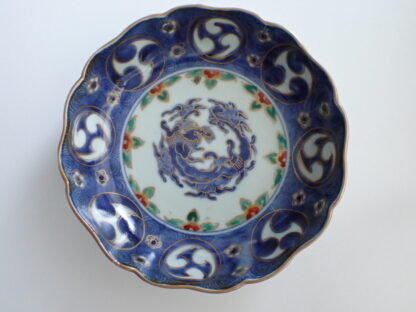 Lobed bowl with dragon and Chenghua mark, 1770-1790 - Image 3