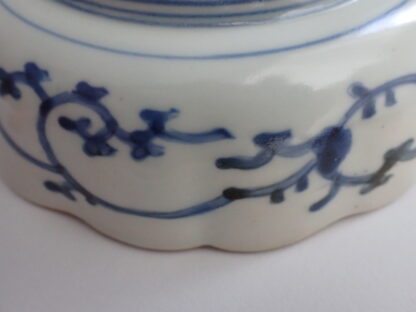 Lobed bowl with dragon and Chenghua mark, 1770-1790 - Image 9