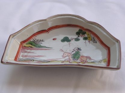 Plate in Chinese style with Zhang Guolao on donkey; 1690-1730 - Image 2