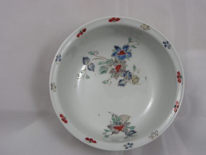 Kakiemon bowl with floral decoration, 18th century