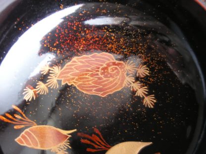 Lacquer chawan with sea shells, 1868-1912 - Image 5
