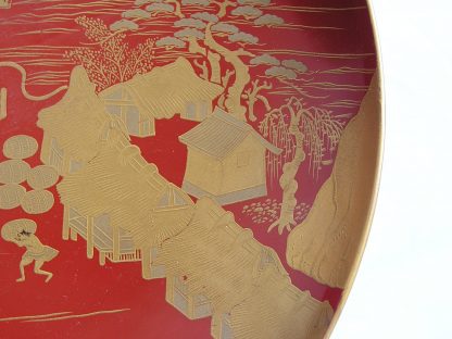 Large lacquer sake cup with seascape, 1868-1912 - Image 2