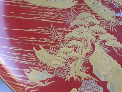 Large lacquer sake cup with seascape, 1868-1912 - Image 3