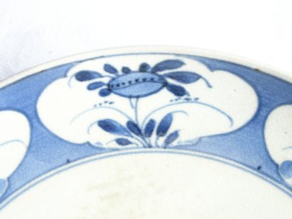 Arita plate with "bonsai" tree, 1655-1670 - Image 5
