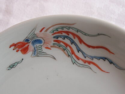 Kakiemon plate with phoenix and flowers, 1670-1700 - Image 2